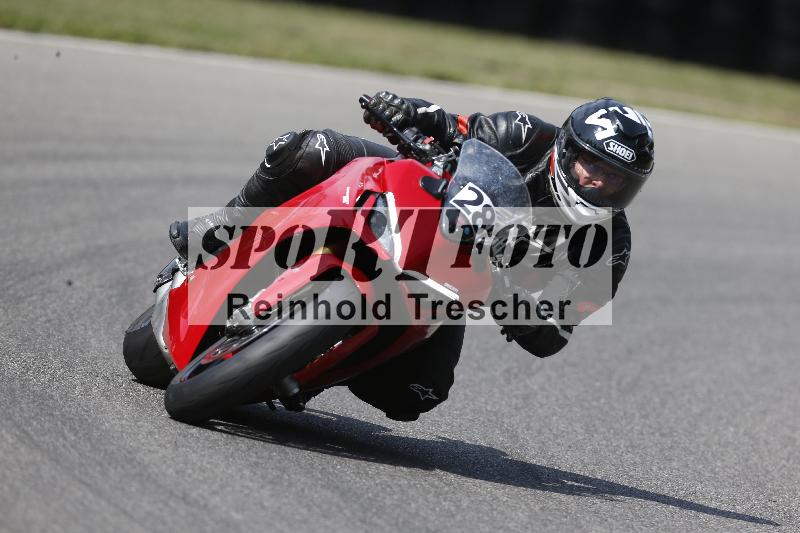 Archiv-2025/49 26.08.2025 Cornu Master School ADR/blau-bleu/28